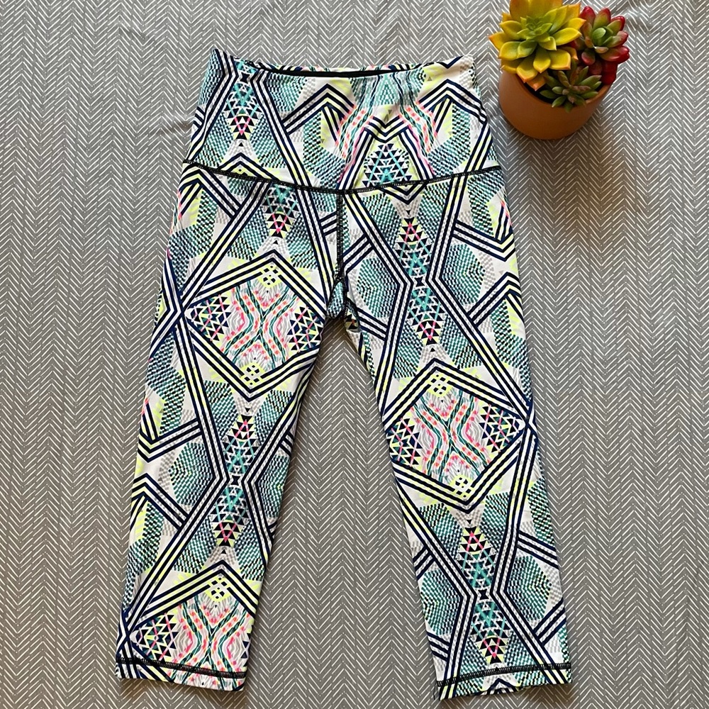 Victoria Secret Sport VSX Knockout Crop Leggings